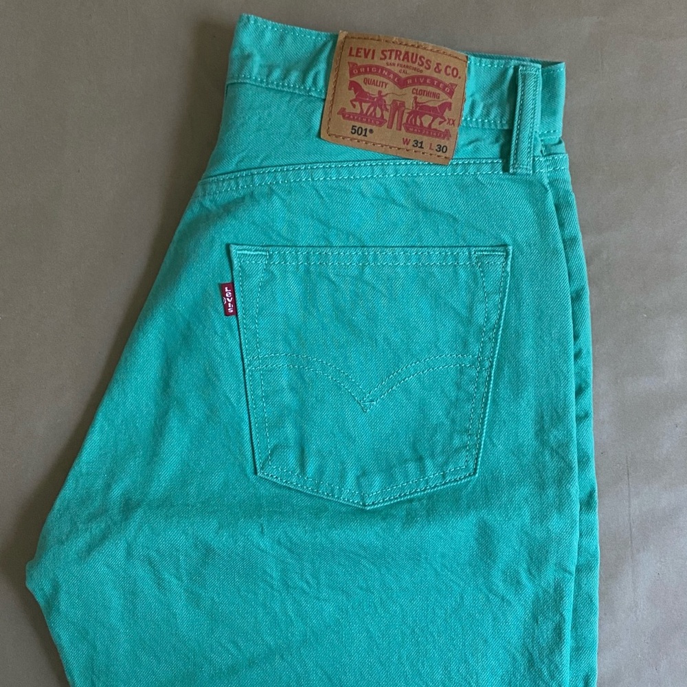 Levi’s 501 women’s Sea Mist Straight leg